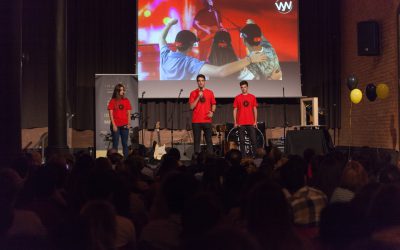 Tres jóvenes promueven en Barcelona el primer concierto holográfico en directo